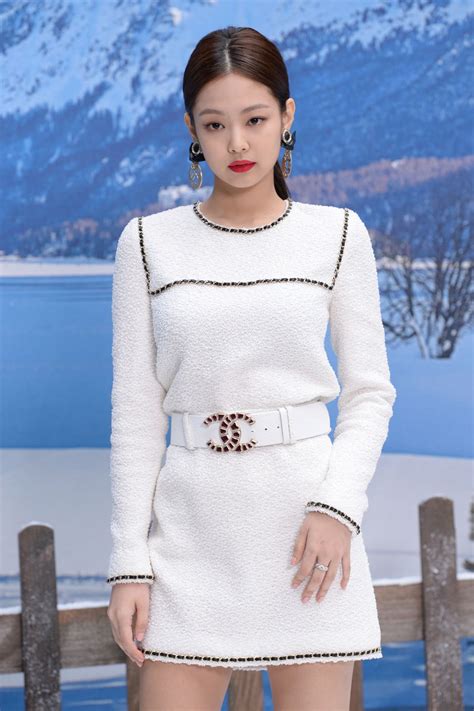 jennie kim Chanel outfit